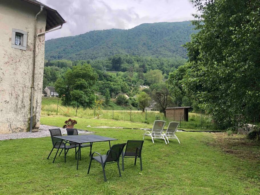 Au Bord Du Gave Laruns Exterior foto